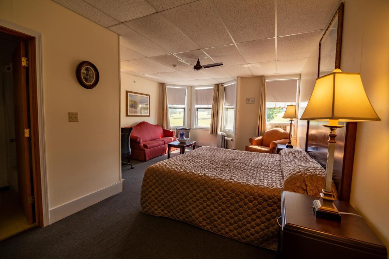The Presidential Inn At Poland Spring Resort Exterior foto